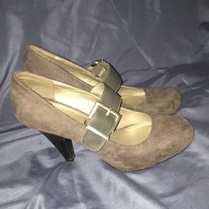 Grey suede chic heels